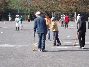 〔打った球の方向を目で追い…〕